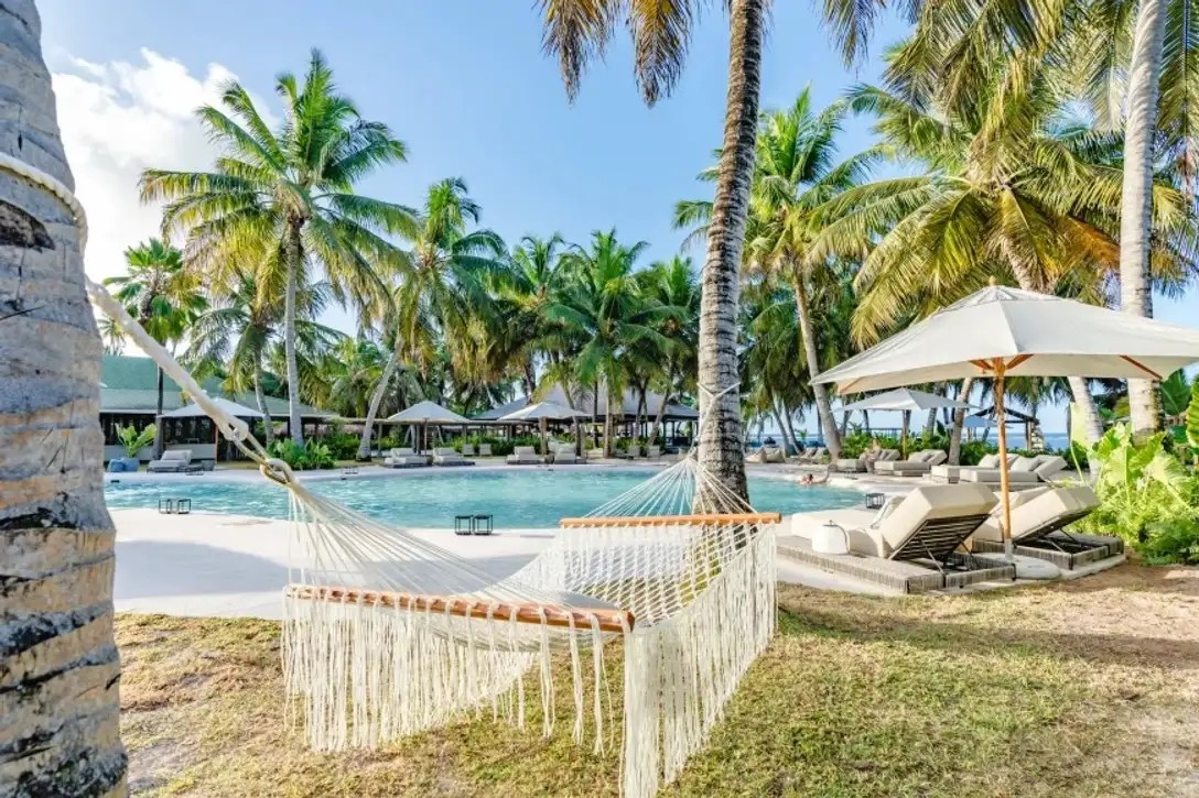 ALPHONSE ISLAND RESORT
