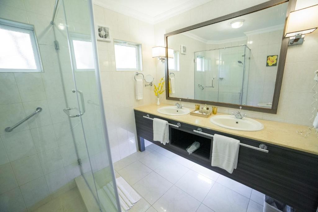 HIBISCUS BEACH RESORT & SPA