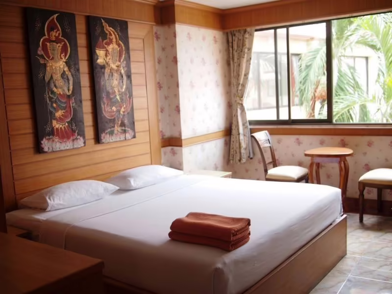 DREAM HOTEL