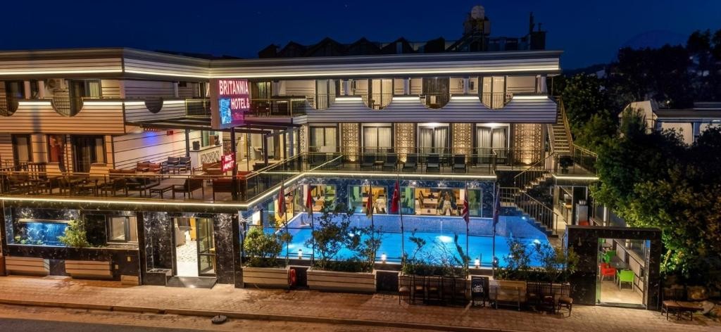 BRITANNIA HOTEL & VILLAS