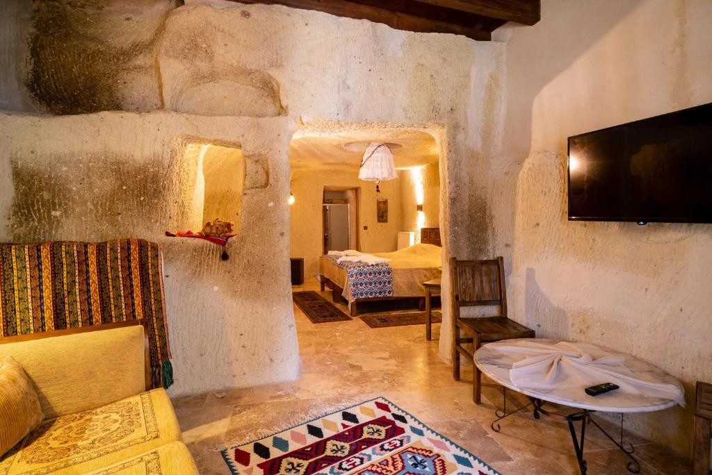 CAPPADOCIA INANS CAVE