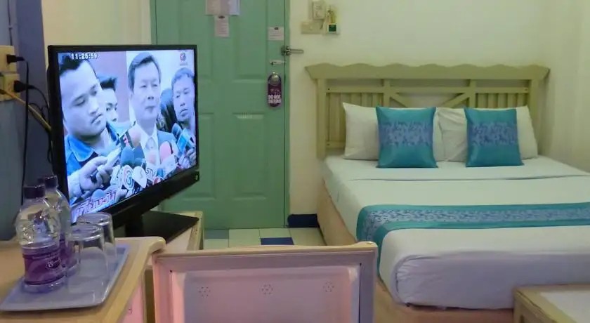 SAWASDEE BANGLUMPOO INN