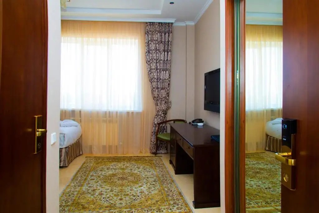 ROYAL PETROL HOTEL