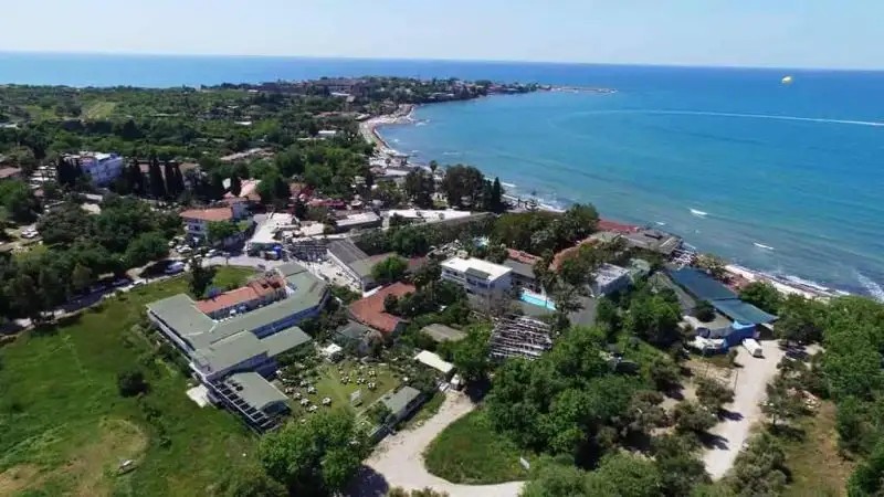 ELIS BEACH