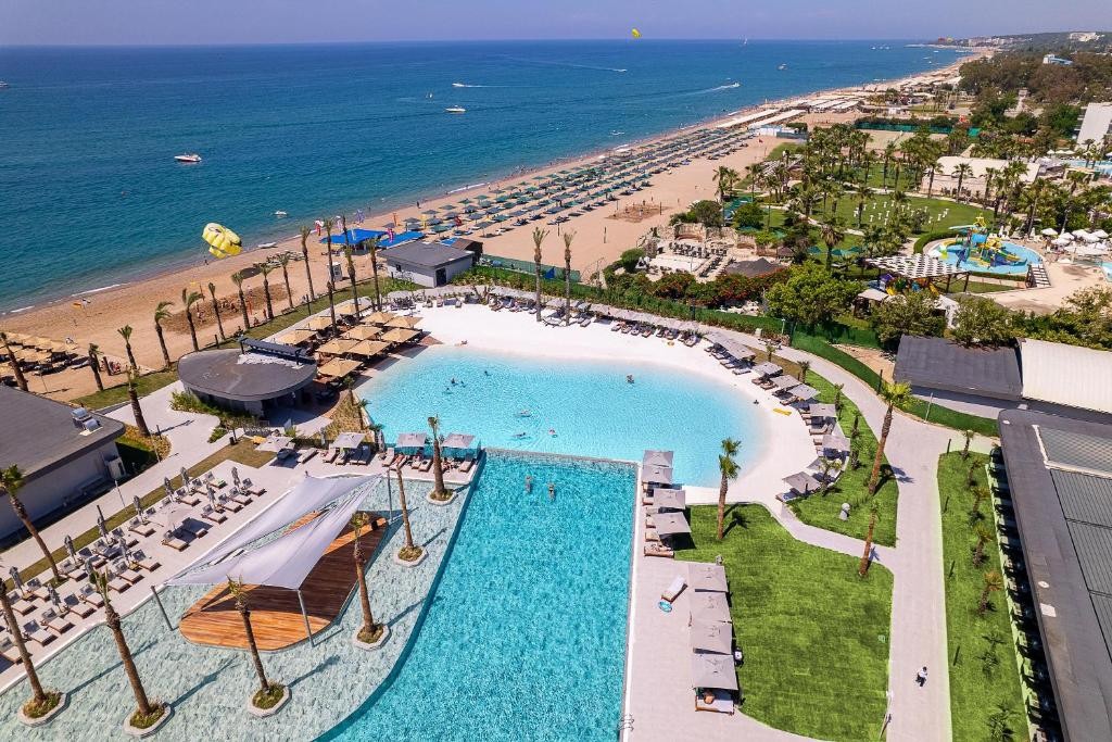 LAGO HOTEL (EX. AZURA DELUXE SORGUN)