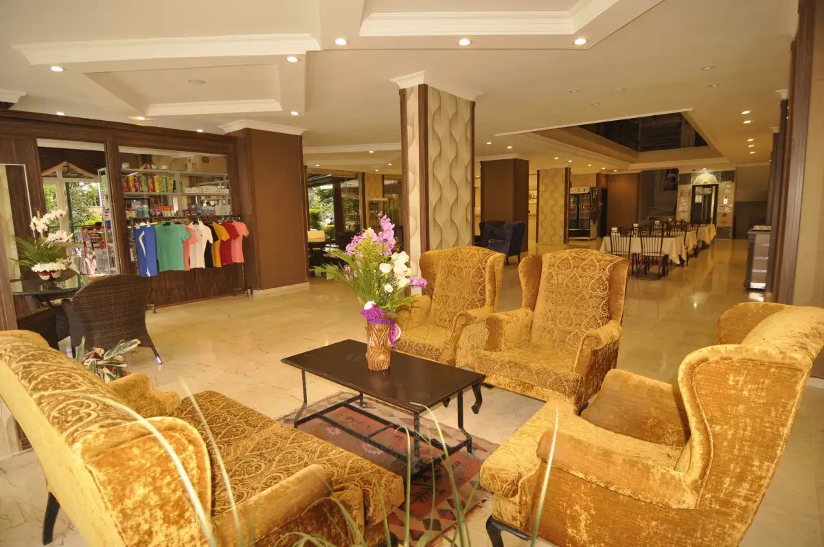 CLUB DORADO