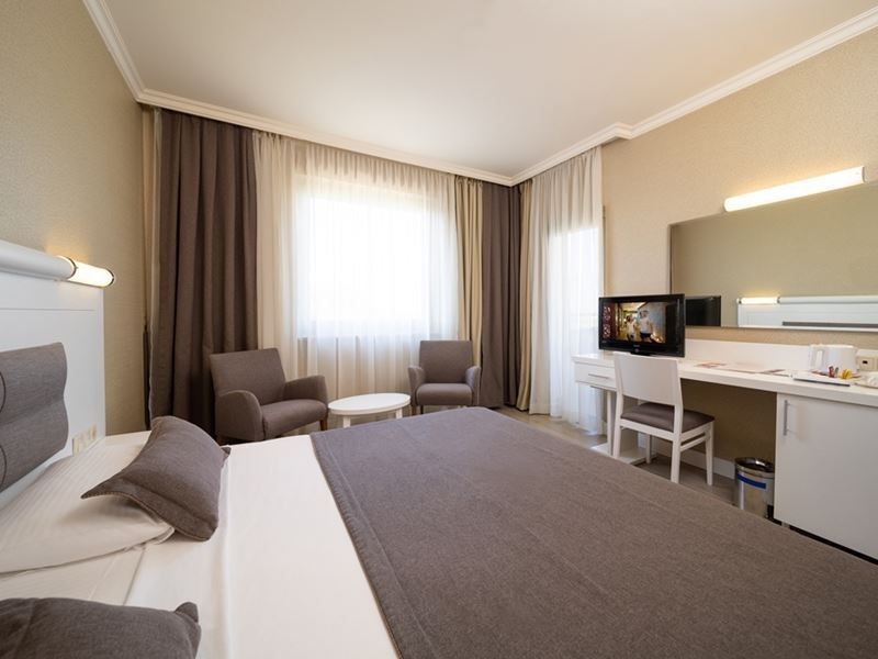 hotel family 