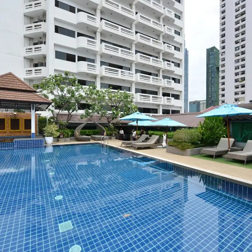 CENTRE POINT PRATUNAM (EX. CENTRE POINT PETCHBURI)