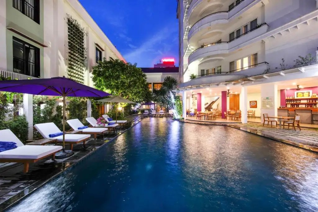EMM HOTEL HUE