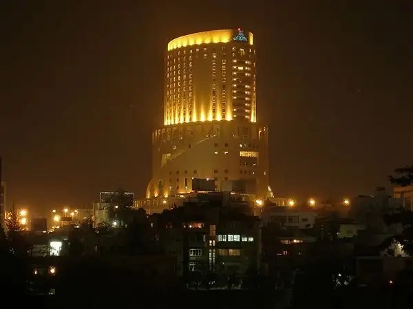 LE ROYAL