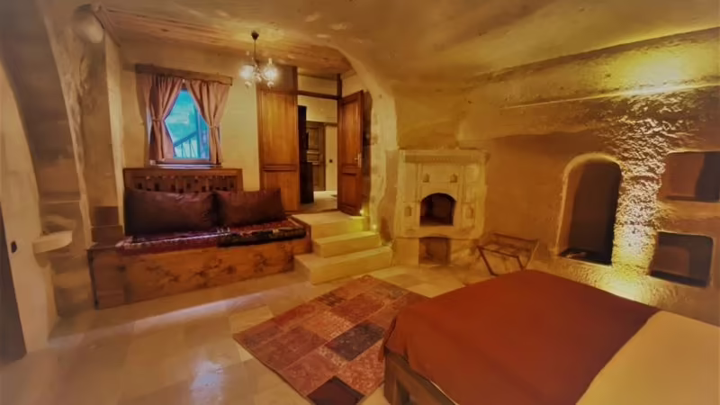 ALICE IN CAPPADOCIA