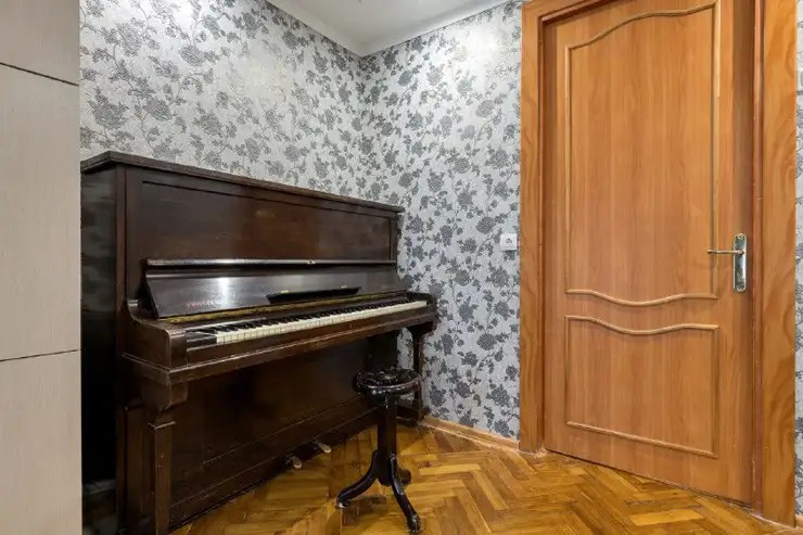 АПАРТИКО НА ГРИВЦОВА