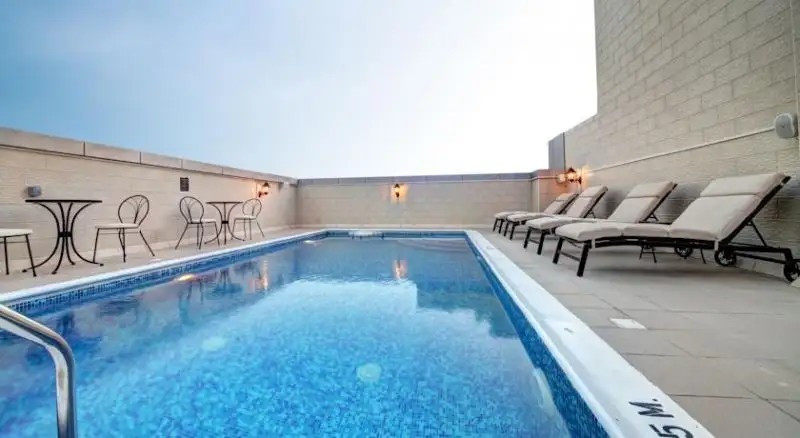 WHITE FEATHER HOTEL APT