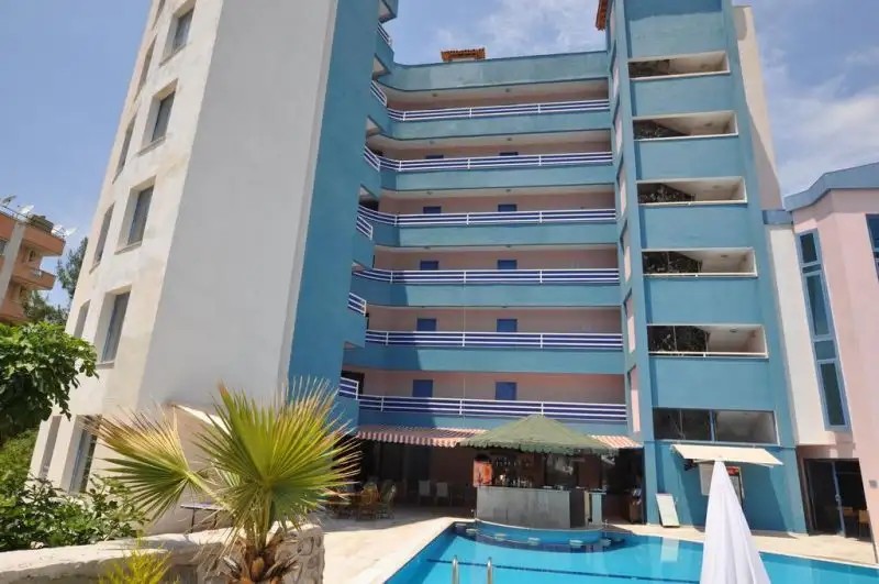 HAPPY APART HOTEL