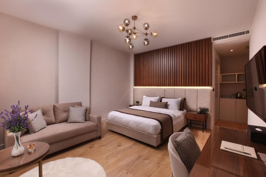 THE PEARL SUITES