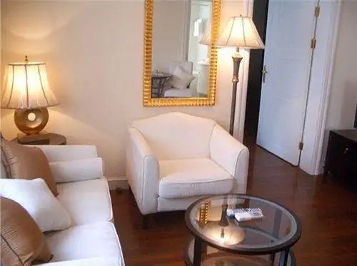 LADOLL SERVICE APARTMENTS