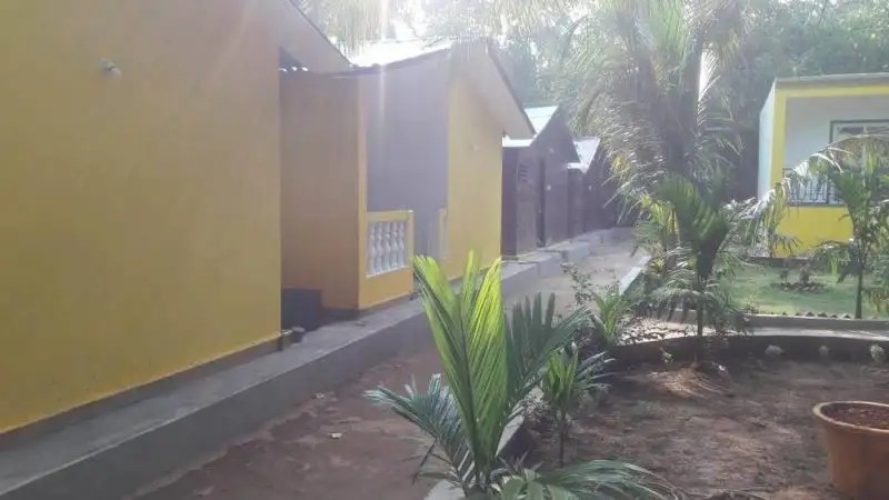 LAVISH EXOTIC HOTEL & APARTMENTS (EX. LAVISH COTTAGES)