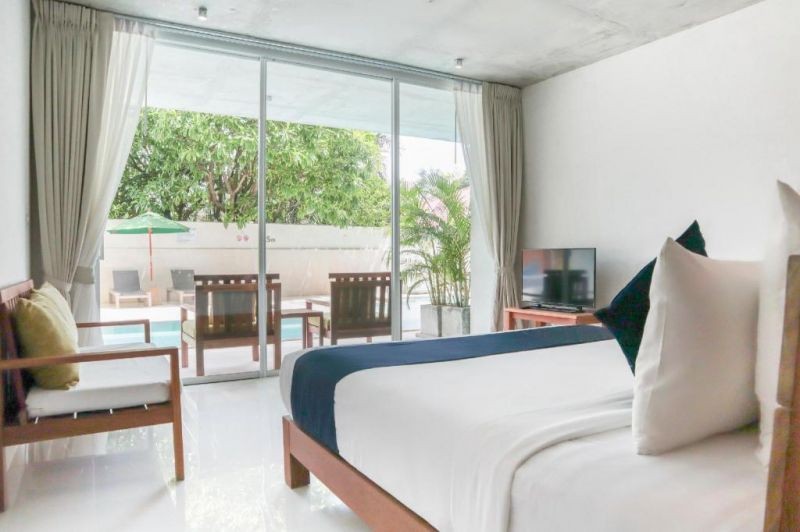grand deluxe pool access