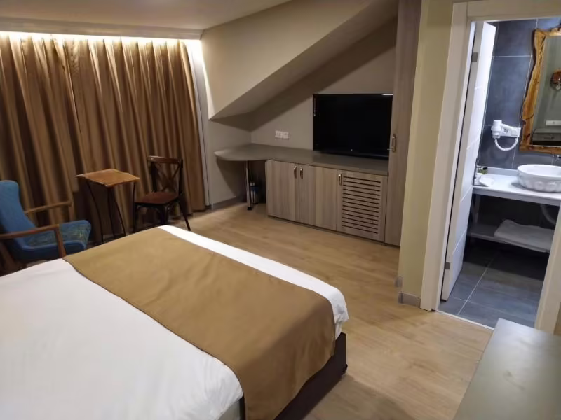 JAKARANDA HOTEL