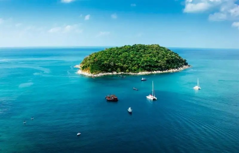 B&B PATONG BEACH HOUSE
