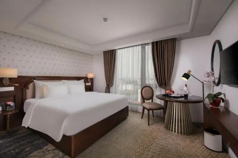 THE ORIENTAL JADE HOTEL