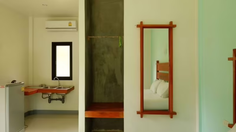 BAAN REENAA LANTA