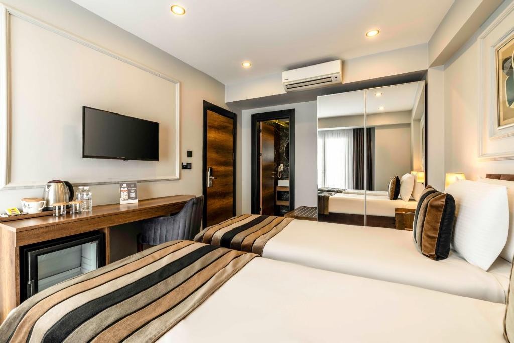 ZALEL HOTEL LALELI