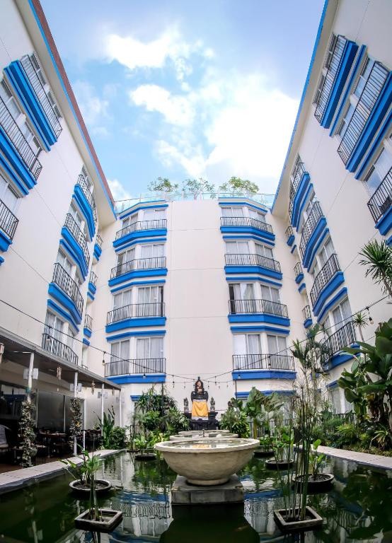 ZIA BALI (EX. HOLIDAY INN EXPRESS BALI KUTA SQUARE)
