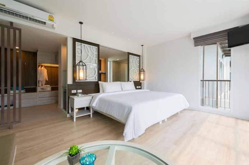 upper pool access