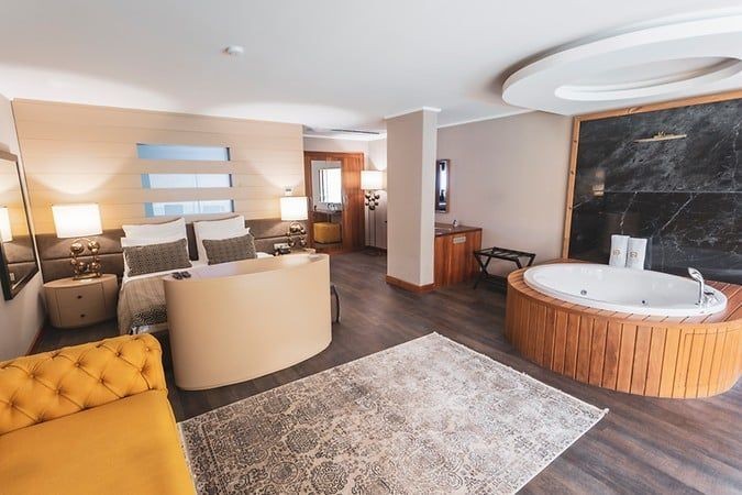 suite land view