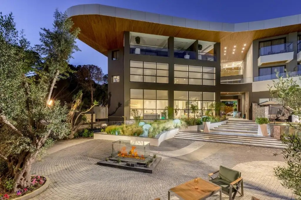 UNIQUE LIFE STYLE HOTEL