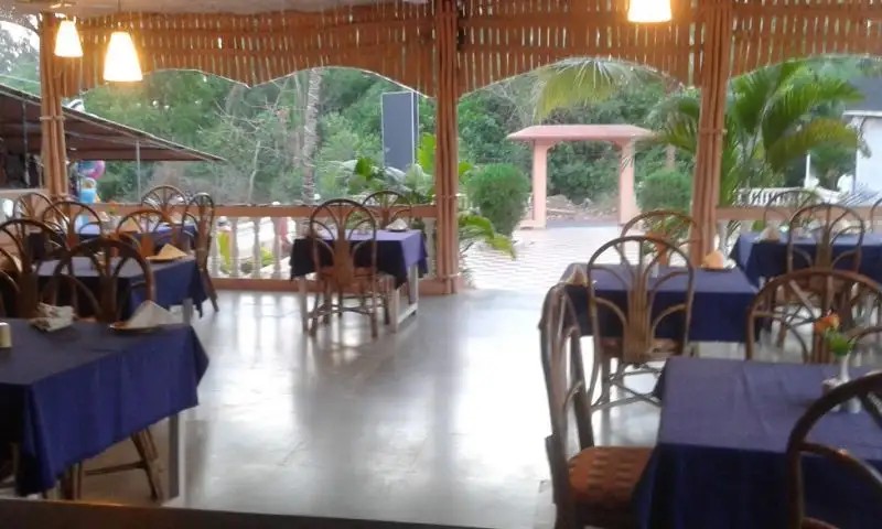 HILLS DEN GUEST HOUSE