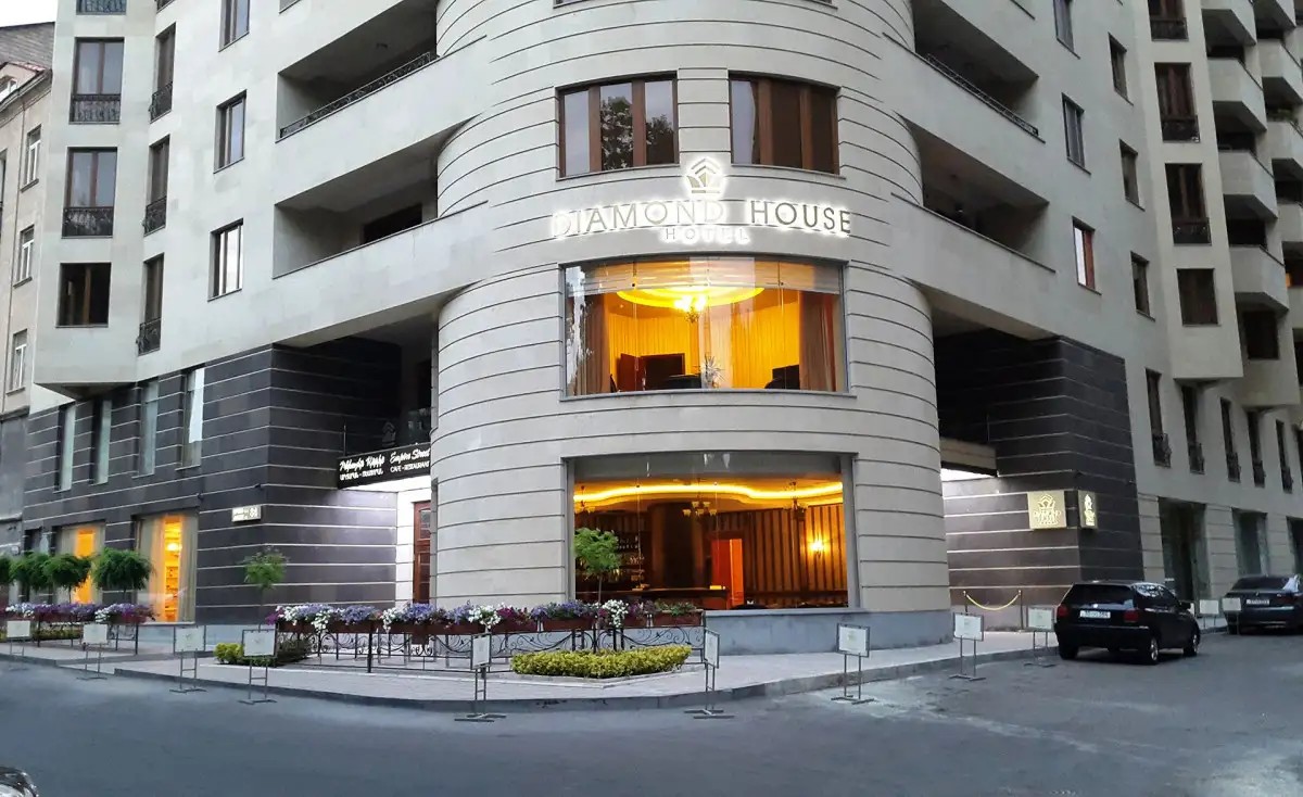 DIAMOND HOUSE