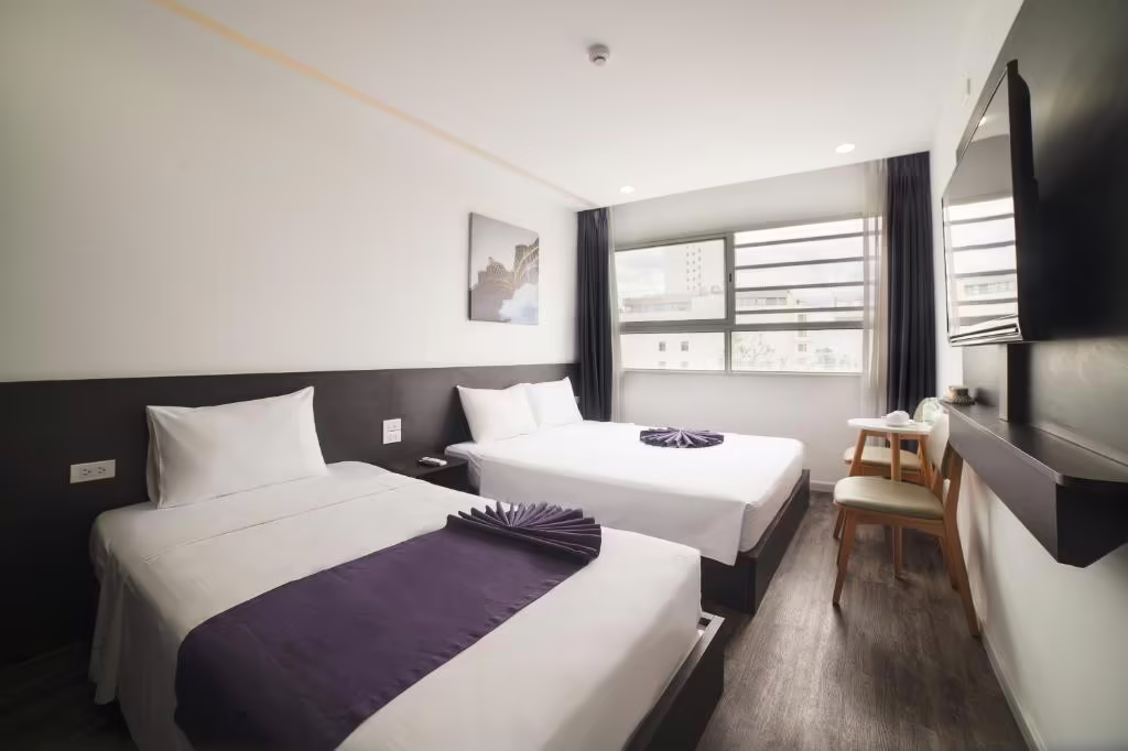 DOLPHIN HOTEL