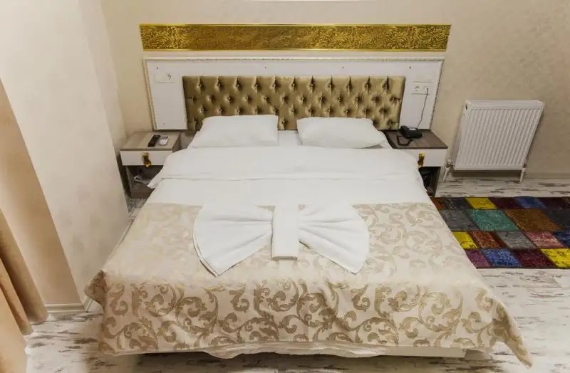WHITE PALACE HOTEL