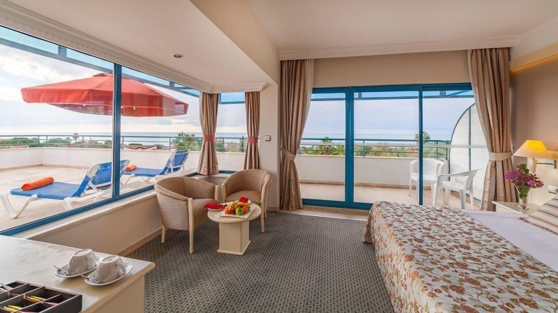 corner terrace hotel
