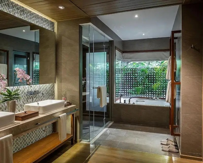 FOUR SEASONS RESORT