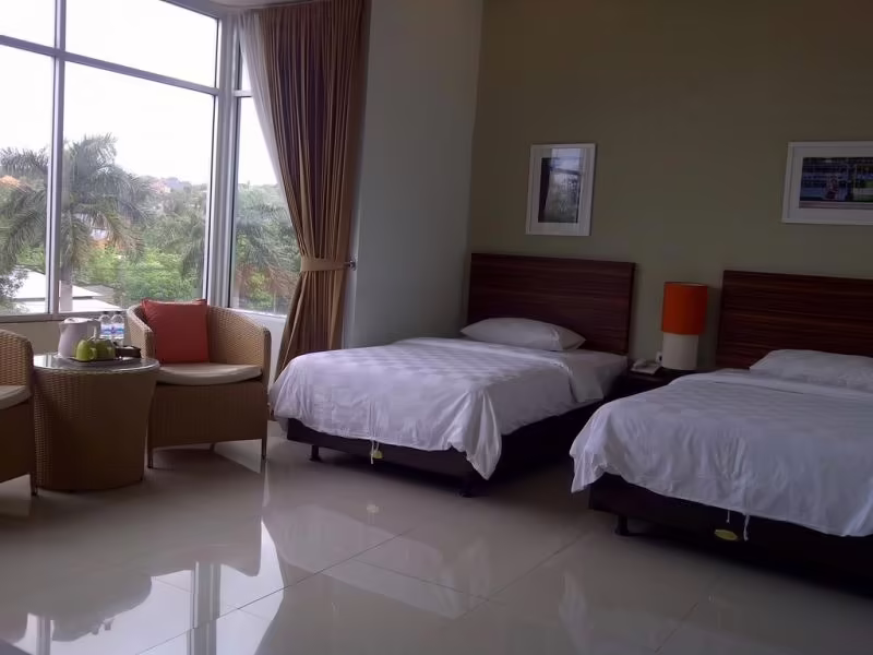 STUDIO INN