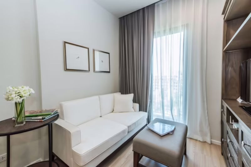 DLUX CONDOMINIUM