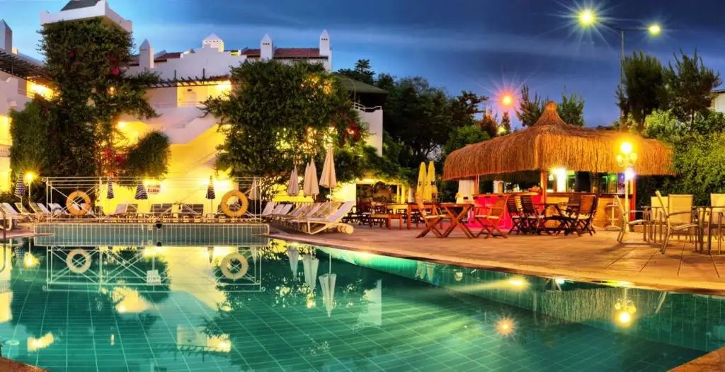 GOLDEN GATE HOTEL & STUDIOS
