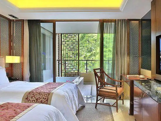 FOUR SEASON OCEAN COURTYARD HOTEL