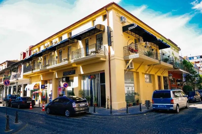 BATU HOTEL