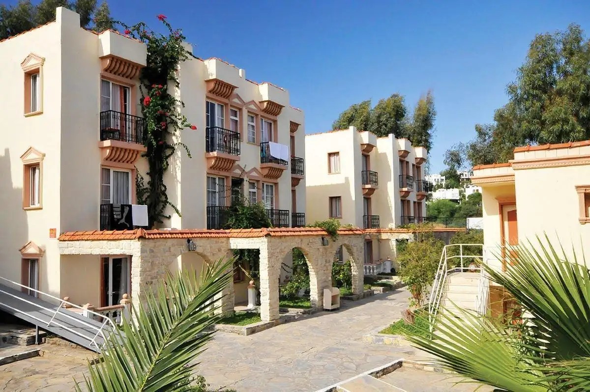 PHOENIX SUN (EX. PALM GARDEN HOTEL)