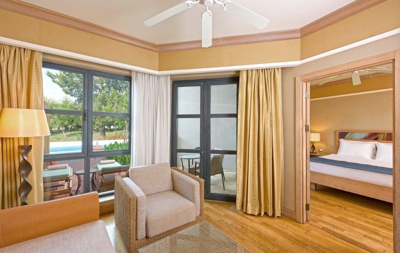 pool suite