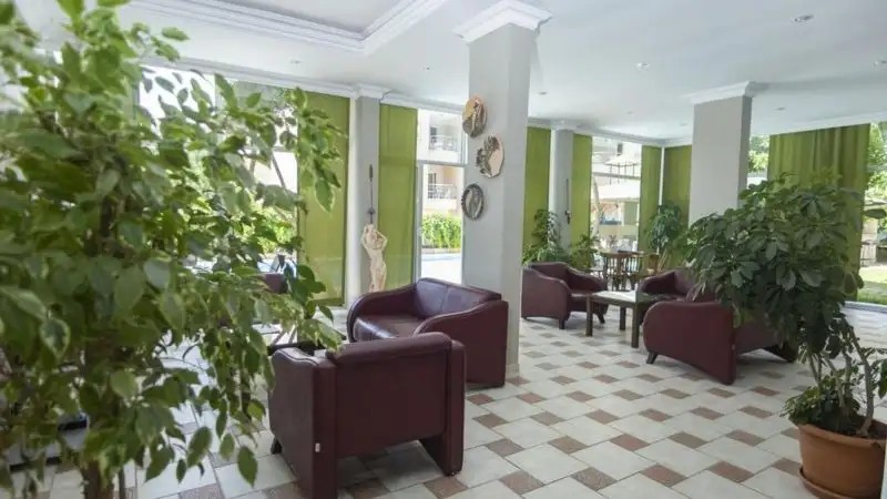 THE S APARTS & SUITES HOTEL