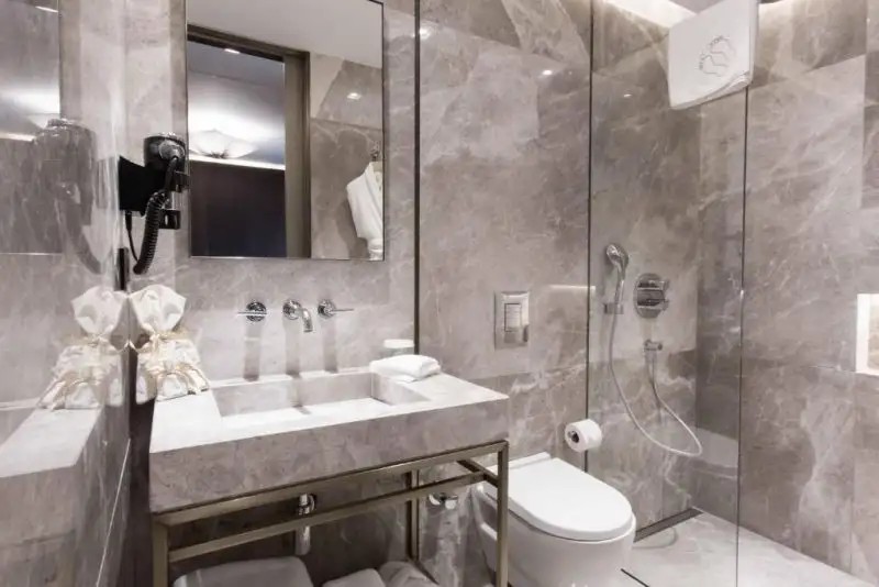 NOBLE22 SUITES