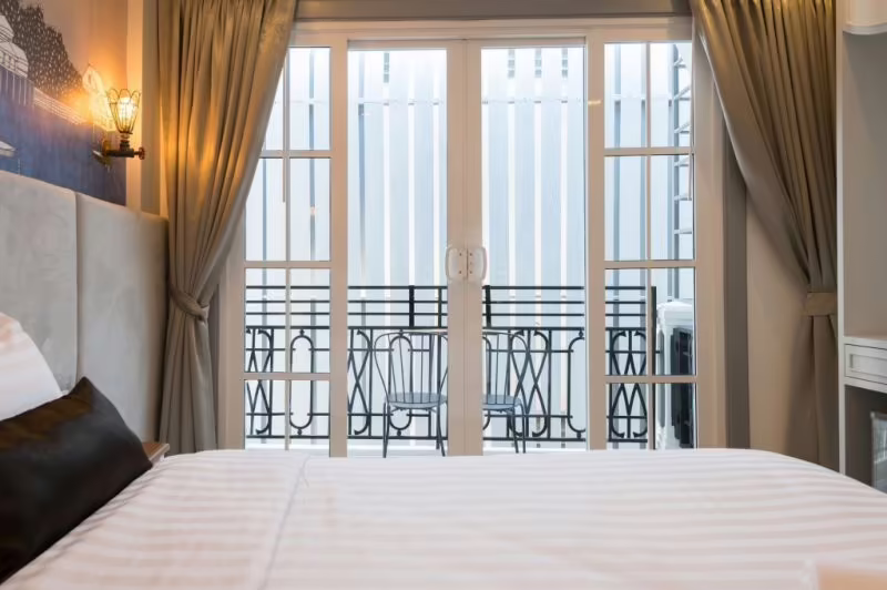 WHITE IVORY BED & BREAKFAST