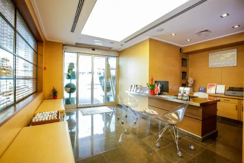 HOUSEZ SUITES & APARTMENTS