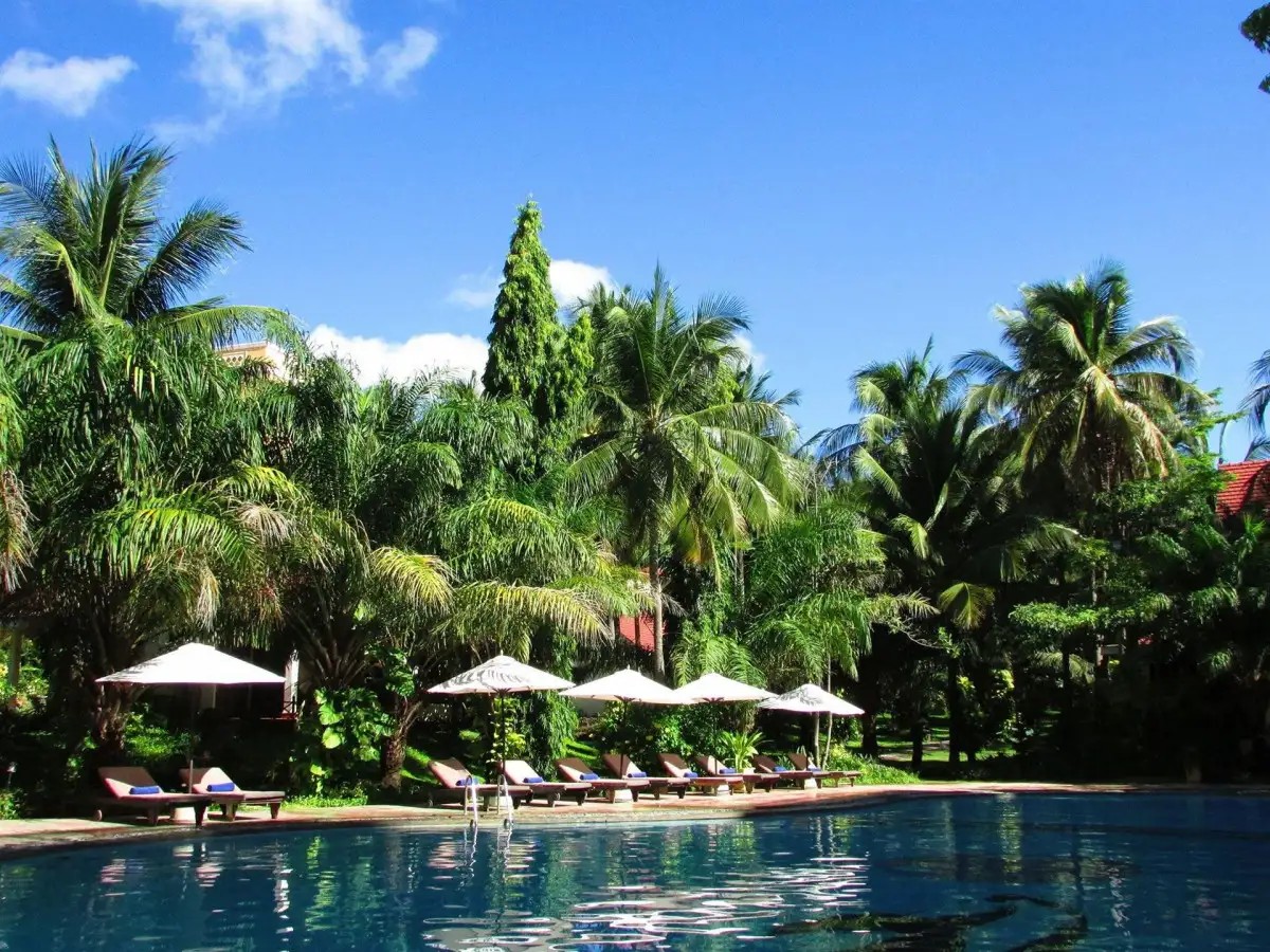 THE BEACH RESORT