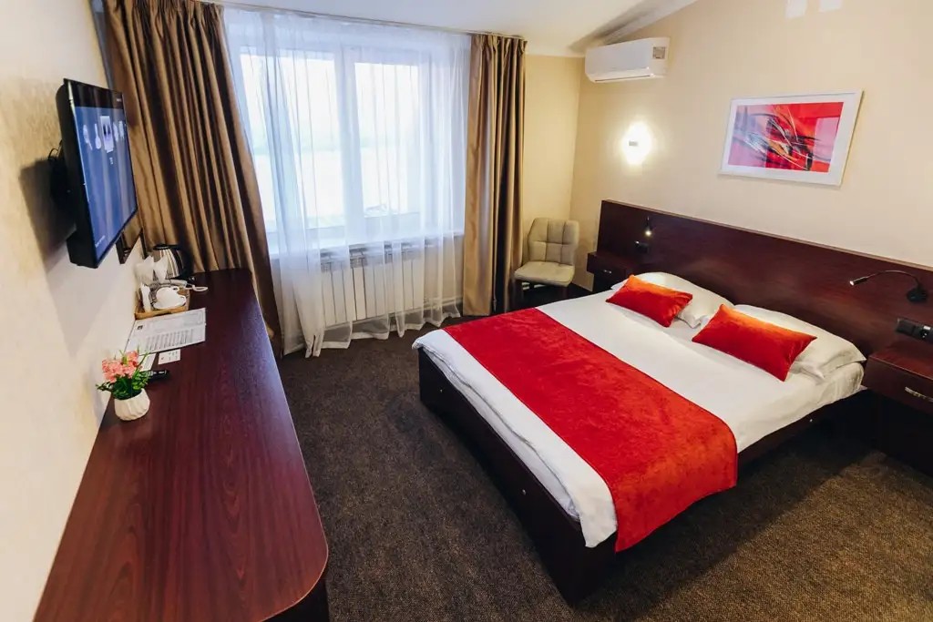 RED RIVER HOTEL